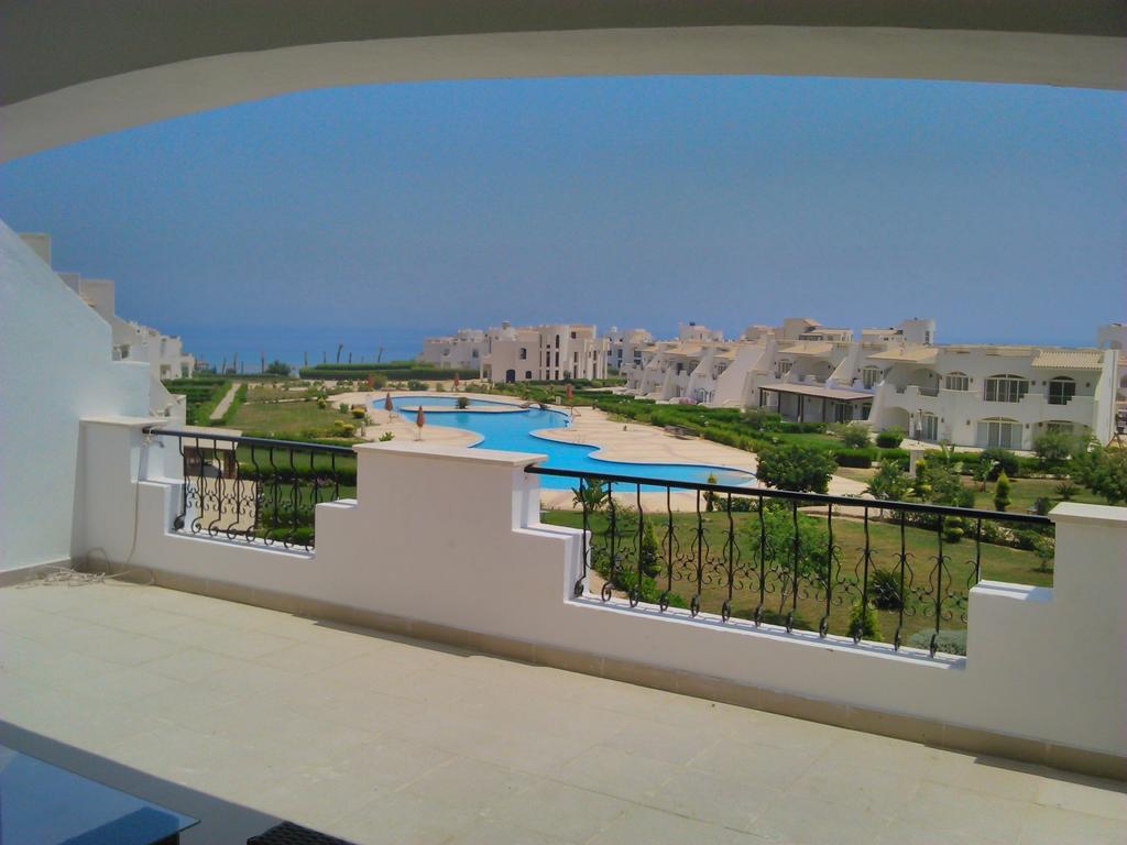 Three-Bedroom Apartment At Louly Beach Resort Ain Sukhna Quarto foto